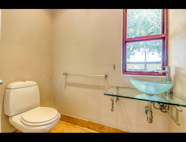 4 BEDROOM HOUSE TO LET IN HOUGHTON ESTATE